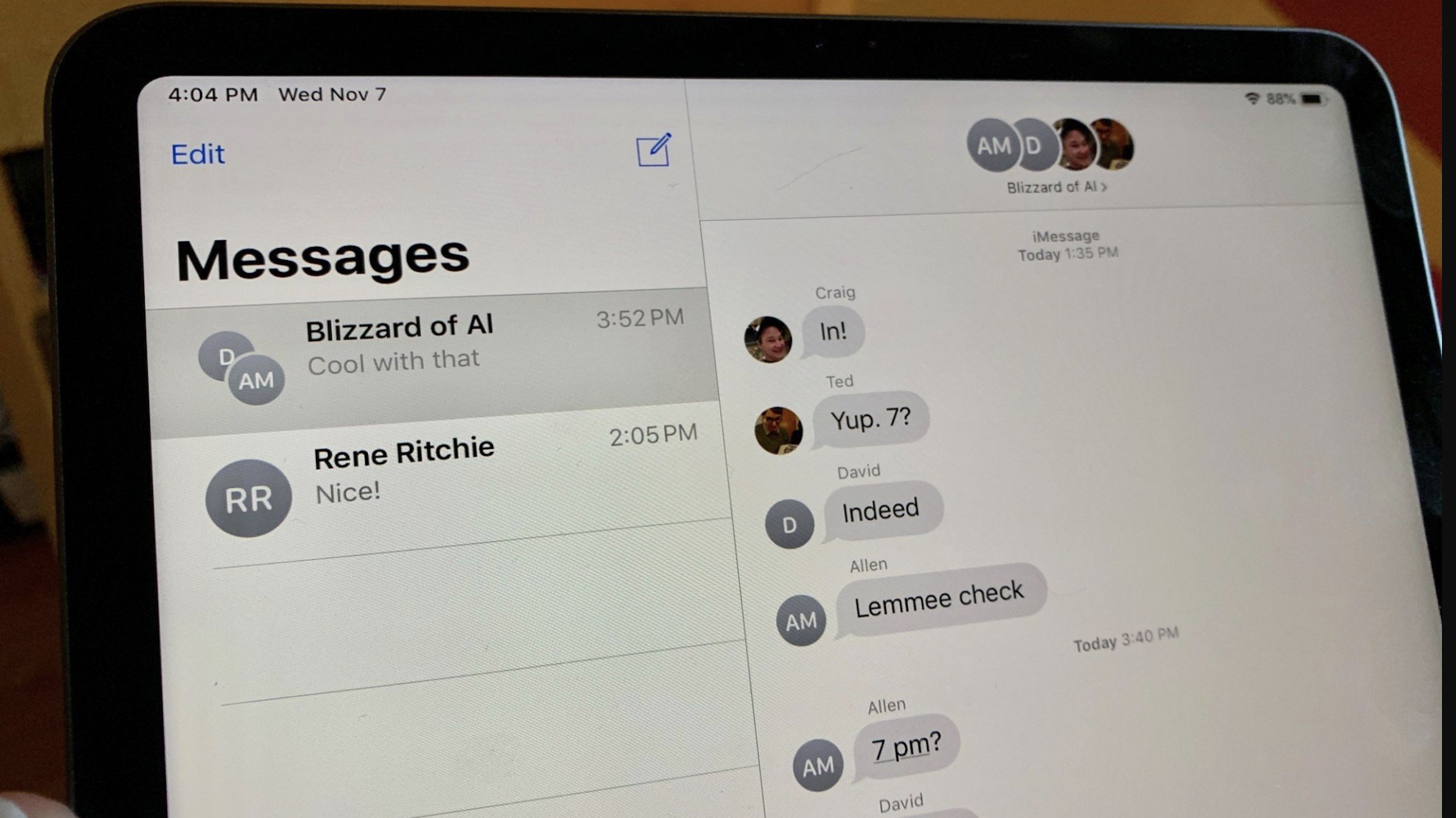 How to use iMessage on iPad.