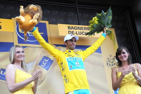 Alberto Contador (Astana) smiles through the jeers
