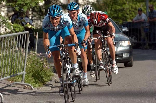 Beat Zberg (Gerolsteiner) leads Totschnig and Voigt