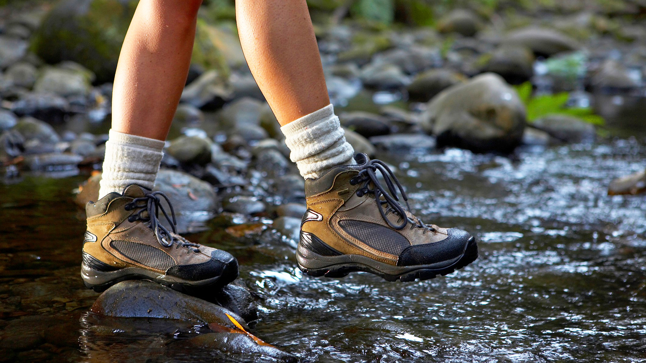 Women's / Men's Trekking & Hiking Shoes - Metal Badge