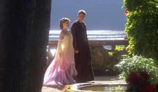 Star Wars Attack Of The Clones Natalie Portman Hadyen Christensen Padme and Anakin stroll by the lak