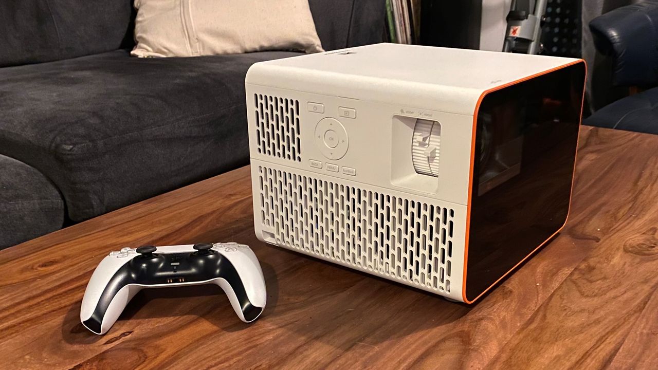 BenQ X3000i gaming projector
