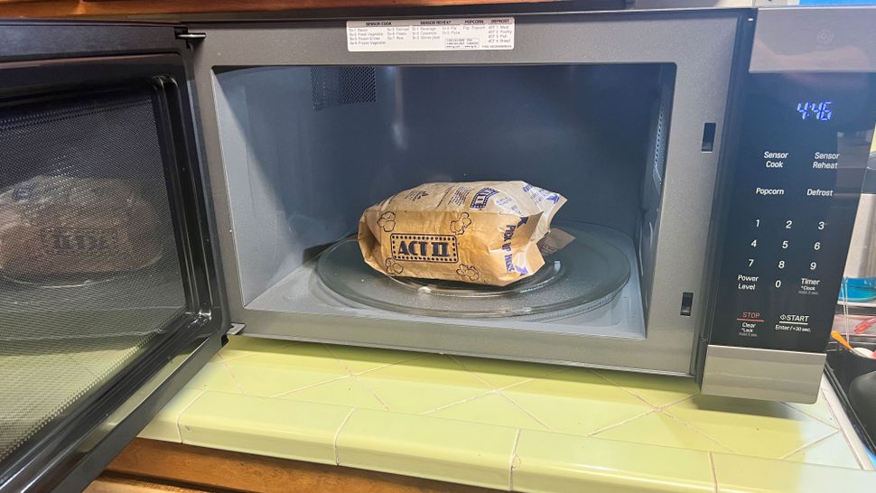 LG LMC2075ST 2.0 cu. ft. NeoChef Countertop Microwave review Top Ten