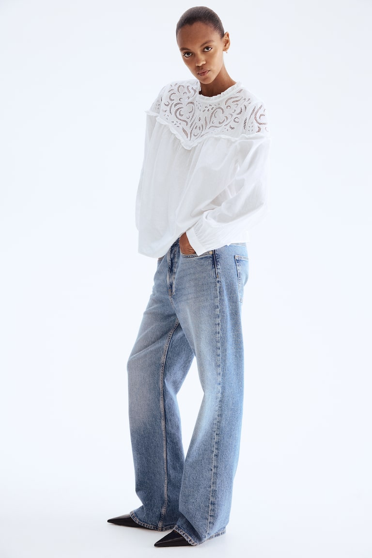 Broderie Anglaise-Detail Blouse