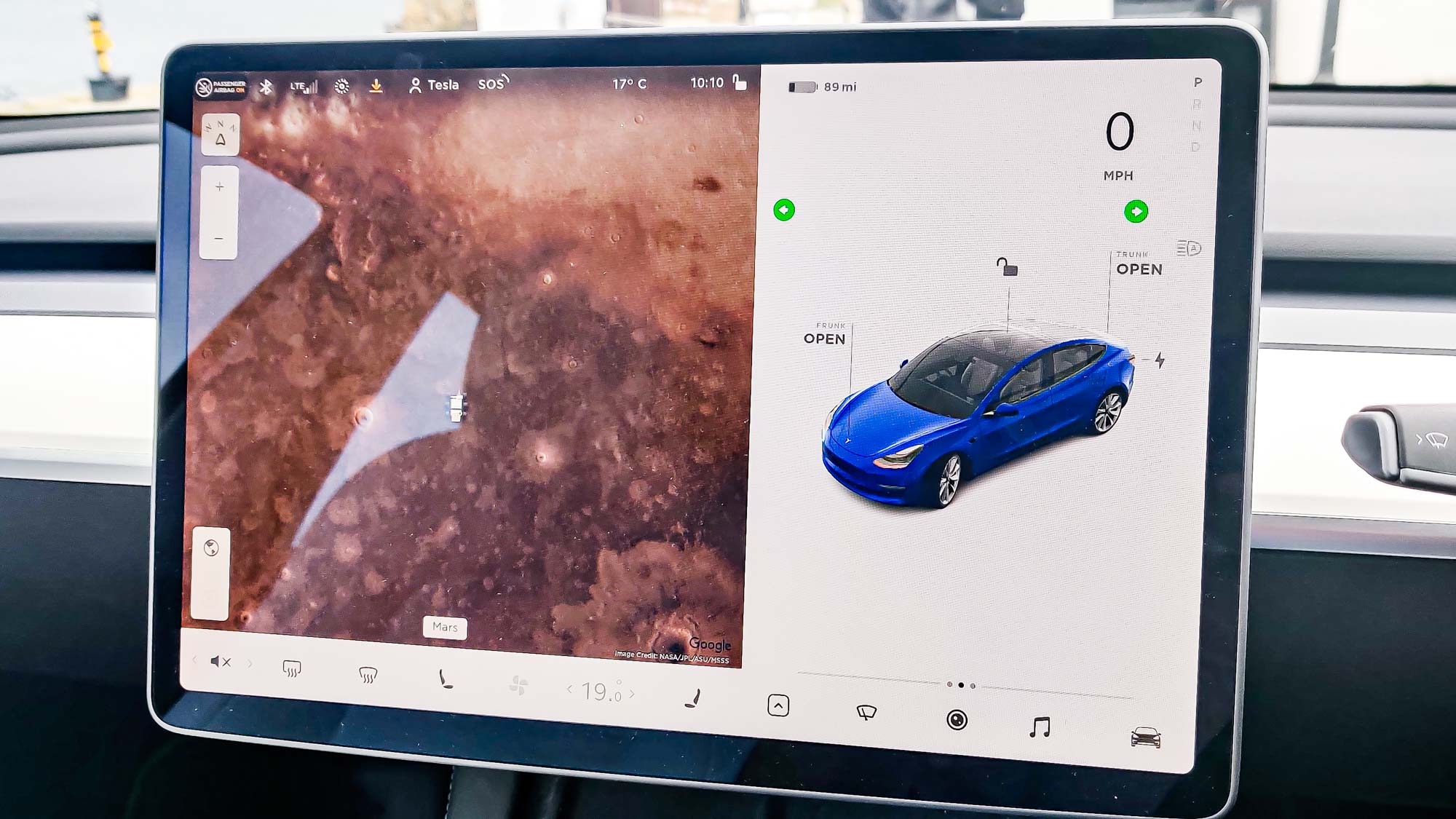 Tesla model 3 dash display
