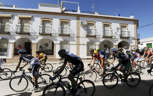 The Ruta del Sol peloton during stage four.