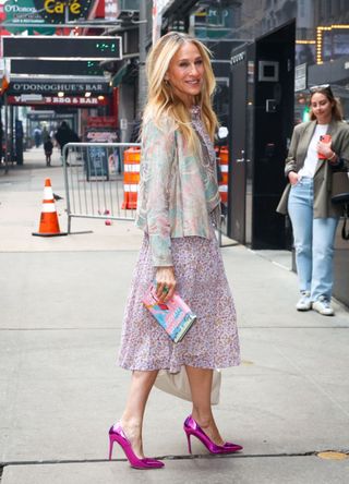 Sarah Jessica Parker is seen arriving at the 'Good Morning America' show in Times Square, Manhattan on June 08, 2023 in New York City.