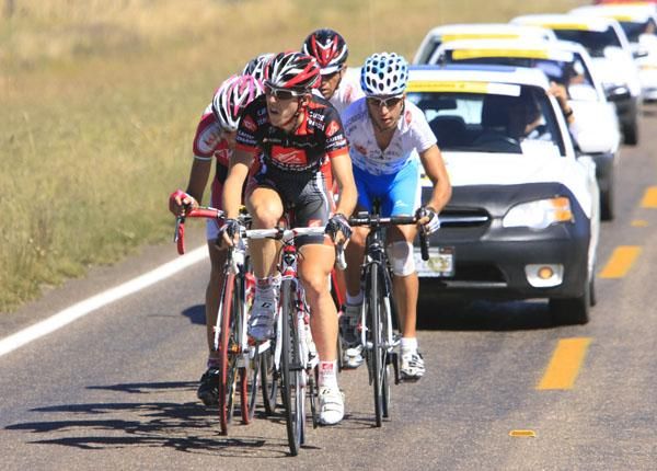 Angel Madrazo (Caisse d'Epargne) leads David Vitoria (Rock Racing), Florencio Ramos (Tecos), Gonzalo Rabu&ntilde;al (Xacobeo Galicia) and Esteban Plaza (Andaluc&iacute;a-Cajasur) in the day's main break away.