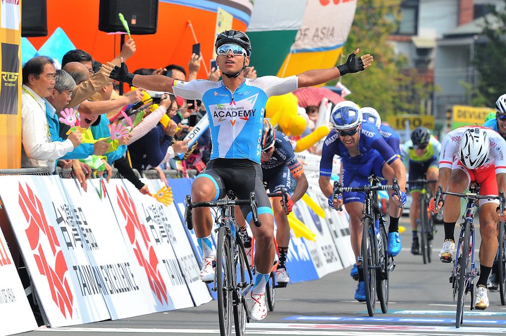 Edwin Avila (Israel Cycling Academy) wins stage 3 at Tour de Taiwan