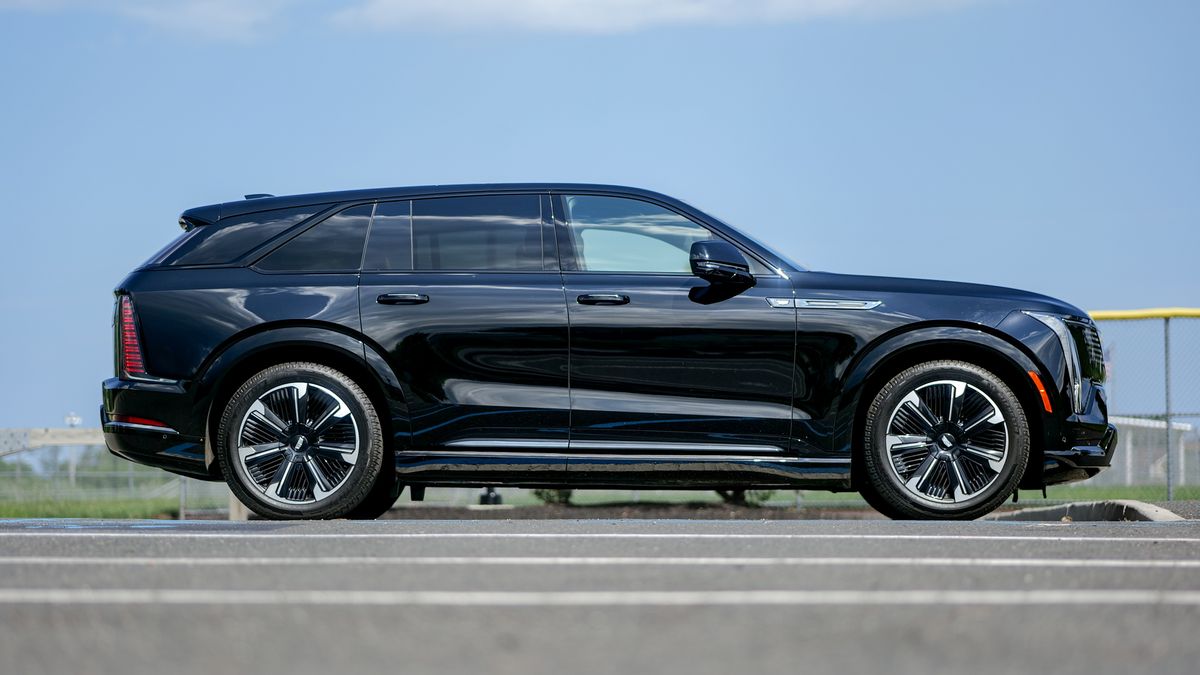 2025 Cadillac Escalade IQ Sport 2 test drive.