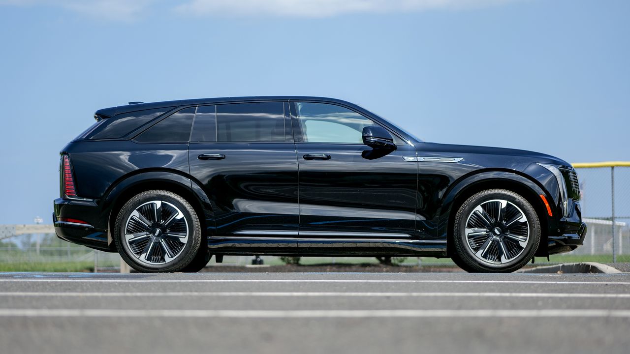 2025 Cadillac Escalade IQ Sport 2 test drive.