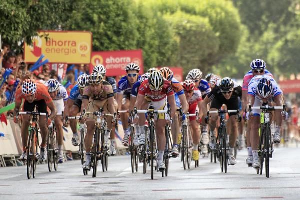 The sprint in Marbella saw Hutarovich prevail over Cavendish and Farrar.