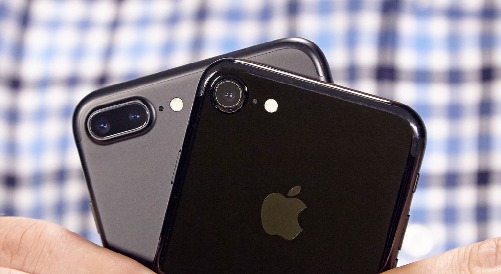Apple iPhone 7 image: Unlike the iPhone 7 Plus, the iPhone 7 only has a single 12MP camera.
