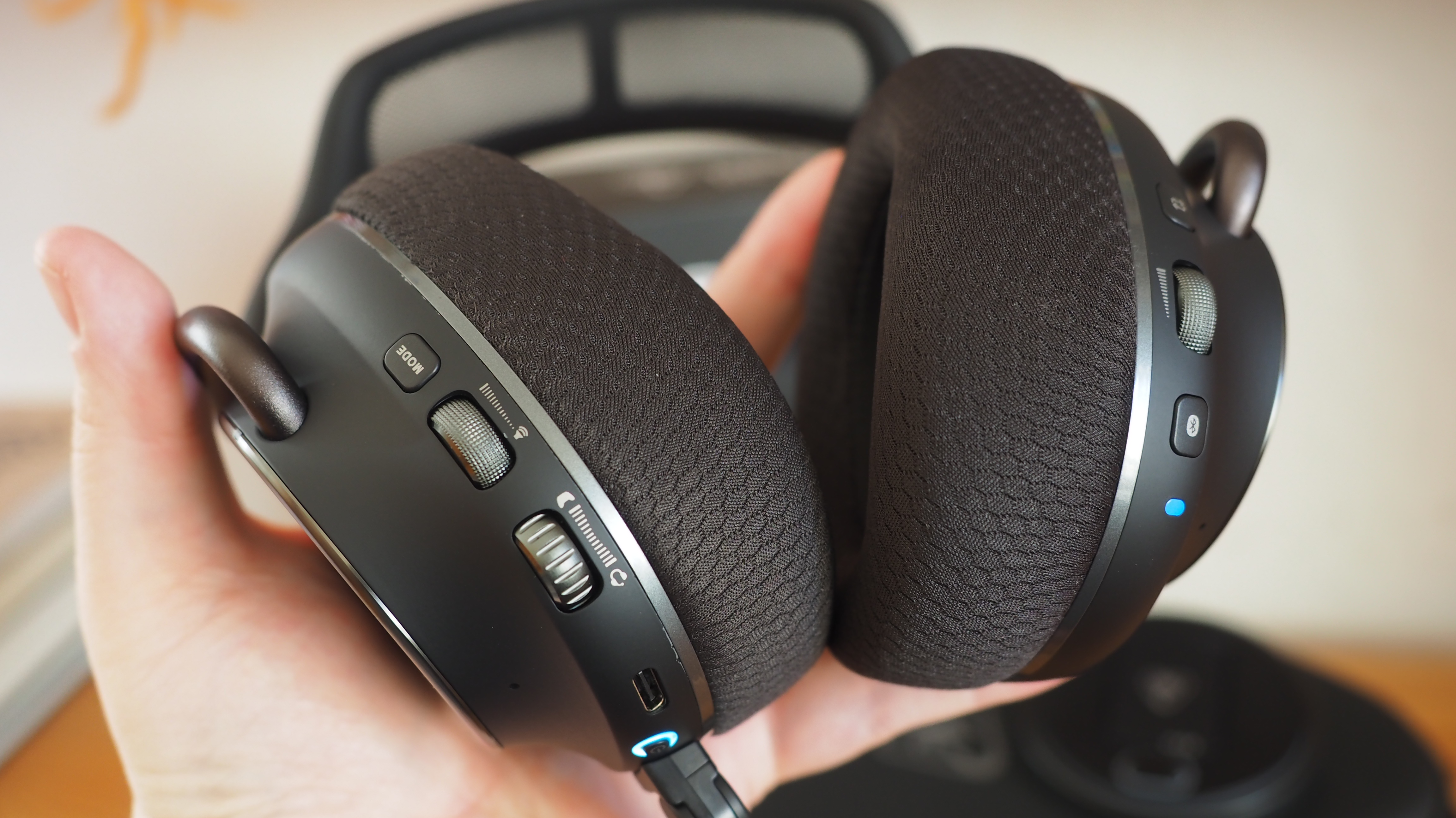 Turtle Beach Stealth Pro II, headset photographs