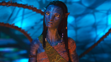 Neytiri looking intently in Avatar: Fire And Ash