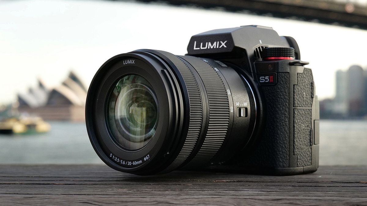 This Panasonic Lumix S5 II deal makes it an unmissable Christmas