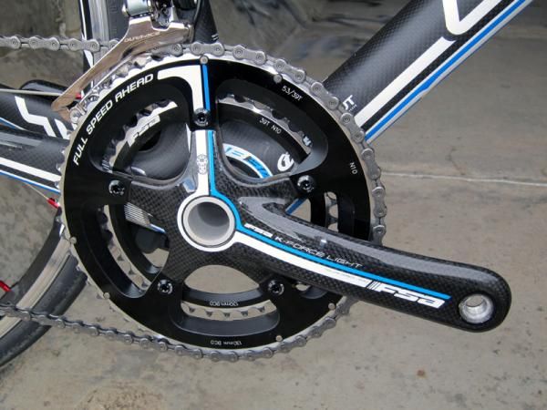 Felt specs an FSA K-Force Light BB30 crank on the F2