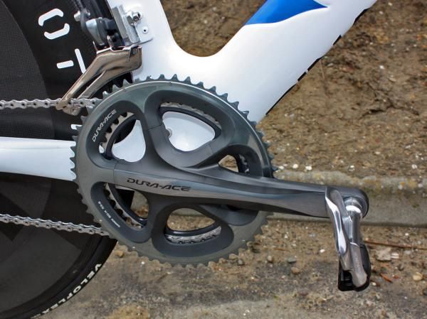 Team mechanics installed a set of standard Dura-Ace chainrings prior to our photo shoot - but Wiggins used his usual O.symetric rings for yesterday's prologue win.