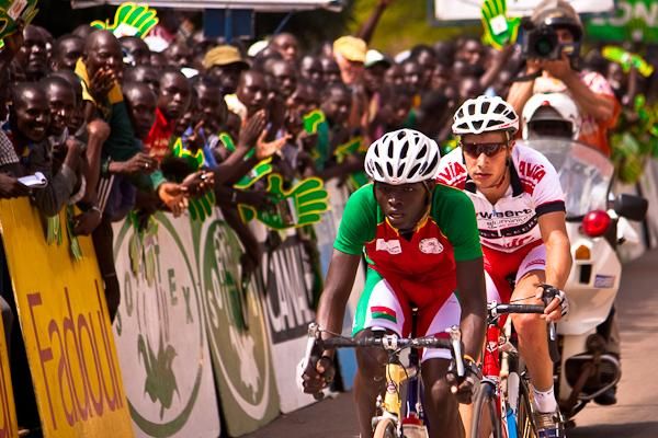 Abdoul Aziz Nikieme (Burkina Faso) and Christophe Premont (Belgium) enter Ouagadougou for ten final laps of a 5km circuit.