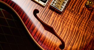 PRS SE Custom 24 Semi-Hollow Piezo