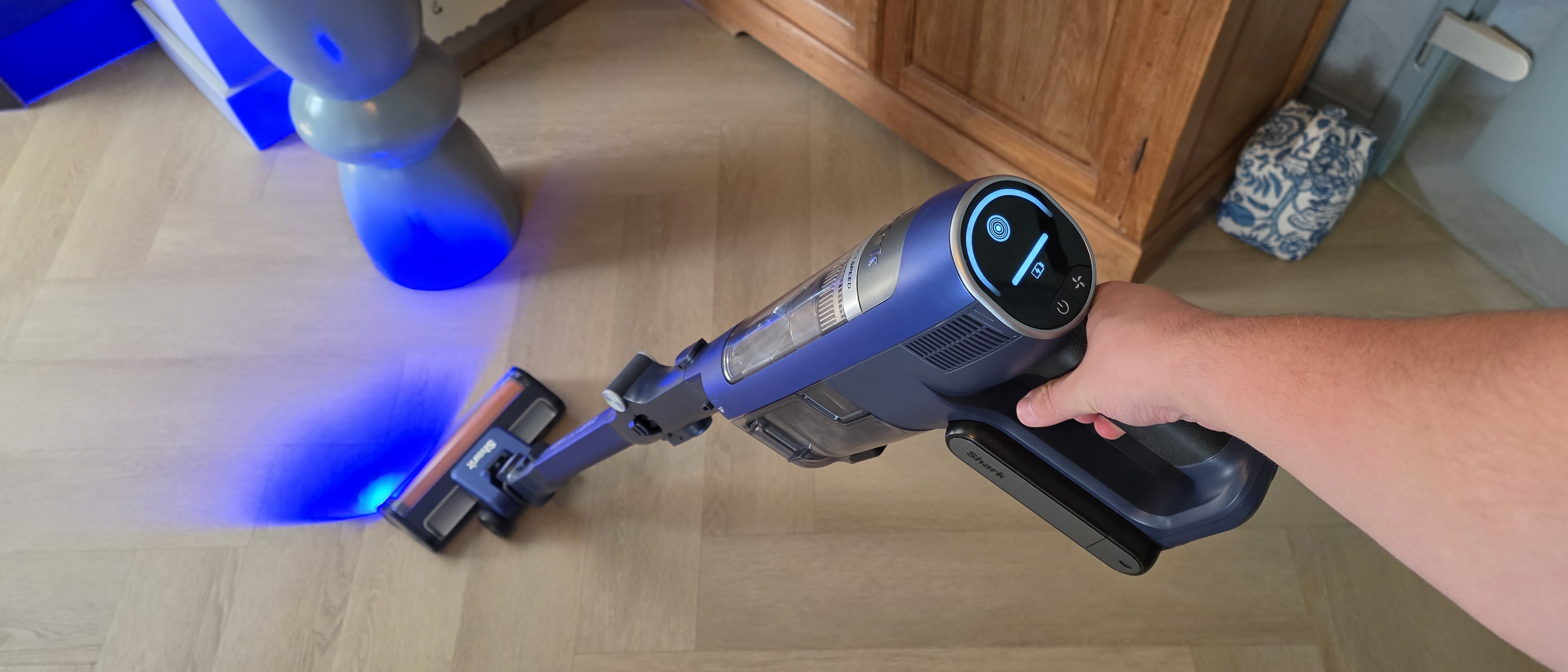 Shark PowerDetect Speed Clean &amp; Empty