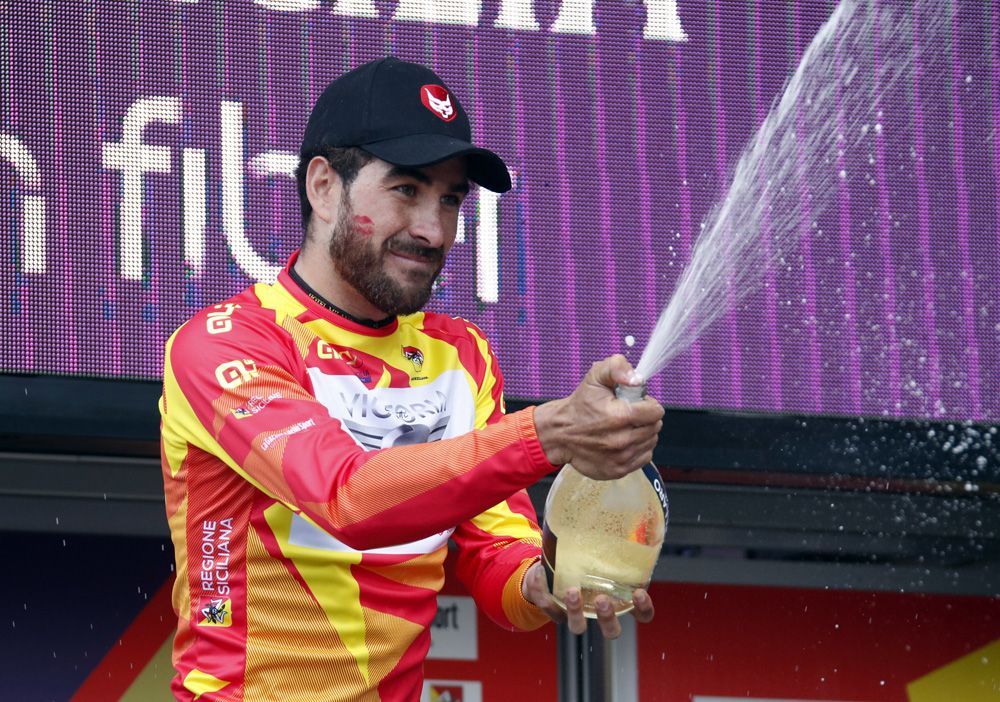 Riccardo Stacchiotti (Giotti Victoria-Palomar) in the Giro di Sicilia leader's jersey