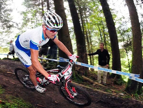 Burry Stander (Specialized) chases Julien Absalon (Orbea) on lap four.