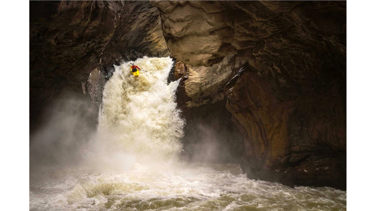 Red Bull Illume Image Quest emerging-with-canon-semi-finalist-2023-gonzalo-robert-parraguez.