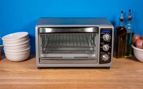 BLACK+DECKER TO1675B 6-Slice Convection Countertop Toaster Oven
