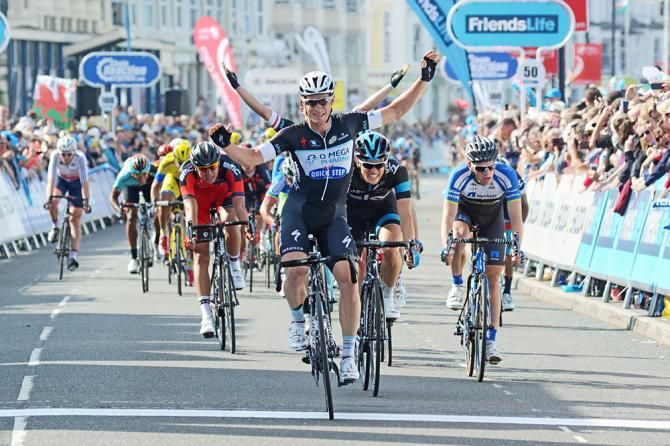Mark Renshaw (Omega Pharma-Quickstep) wins stage 2 of the Tour of Britain