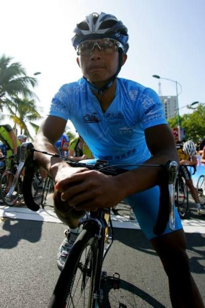 Ma Haijun (China) awaits the start as the Asian leader.