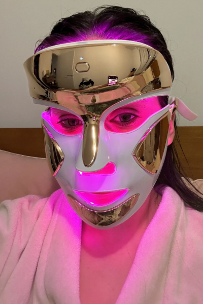 Fashion E-Commerce Editor Julia Marzovilla tests the Dr. Dennis Gross Skincare DRx SpectraLite&trade; FaceWare Pro.