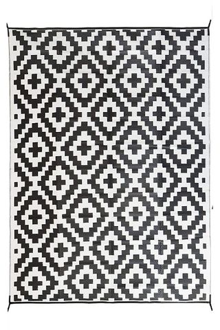 Best outdoor rugs: image of Sandmine rug