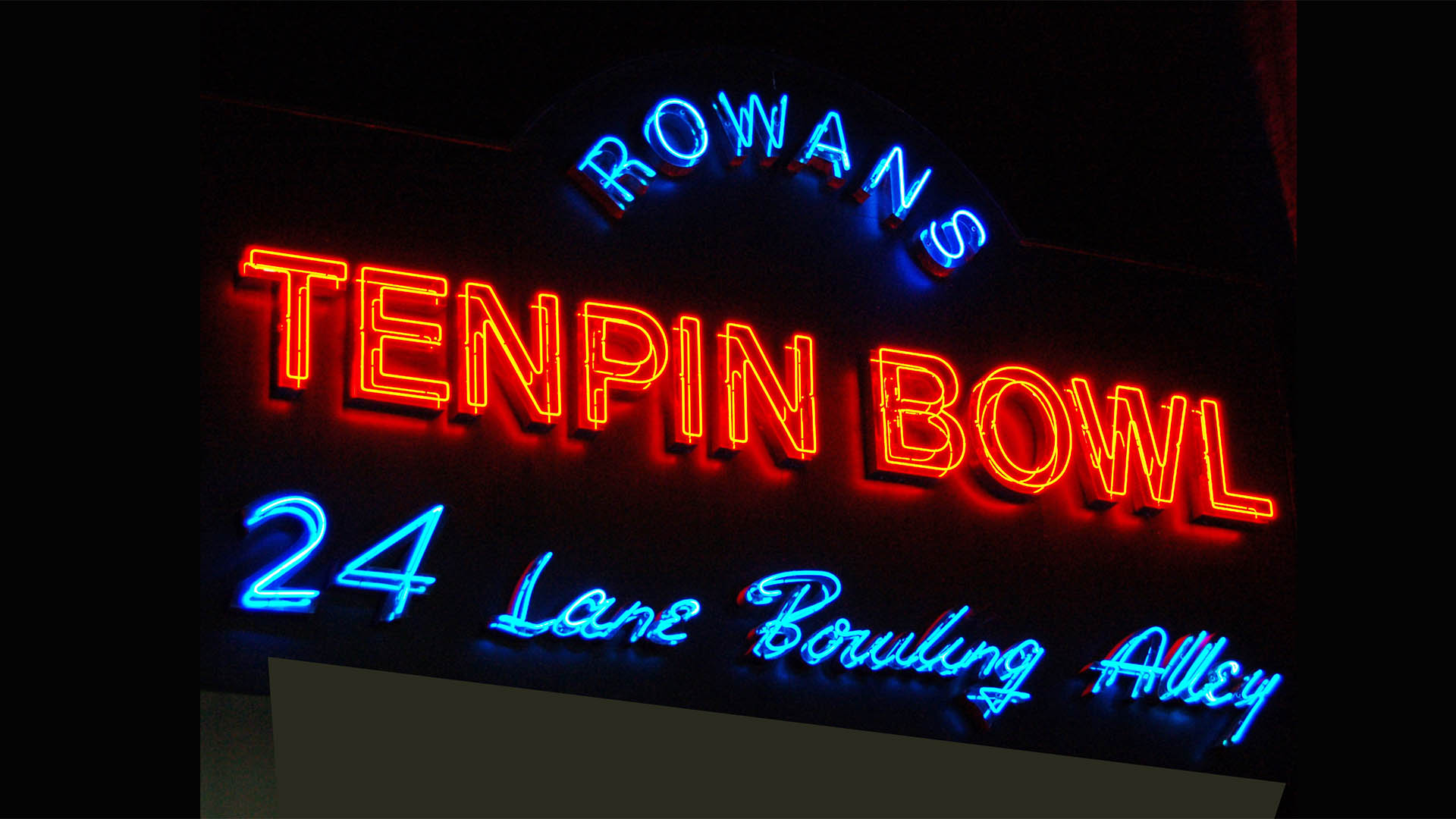 Rowans Tenpin Bowl sign photo. 