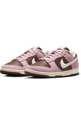 Dunk Low Basketball Sneaker