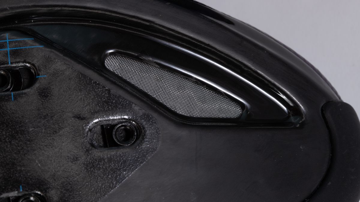 Giant Surge Pro road cycling shoe sole vent