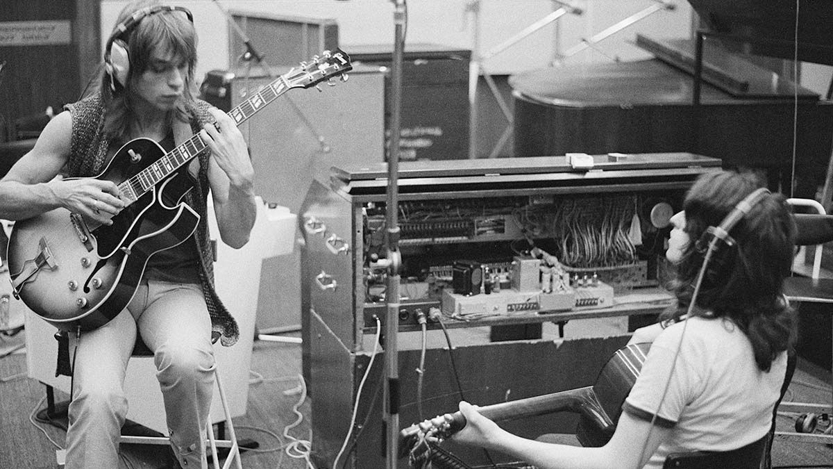 Steve Howe (left) and singer Jon Anderson record ‘Fragile‘