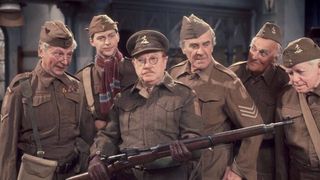 Arthur Lowe as Captain Mainwaring with Dad&#039;s Army cast