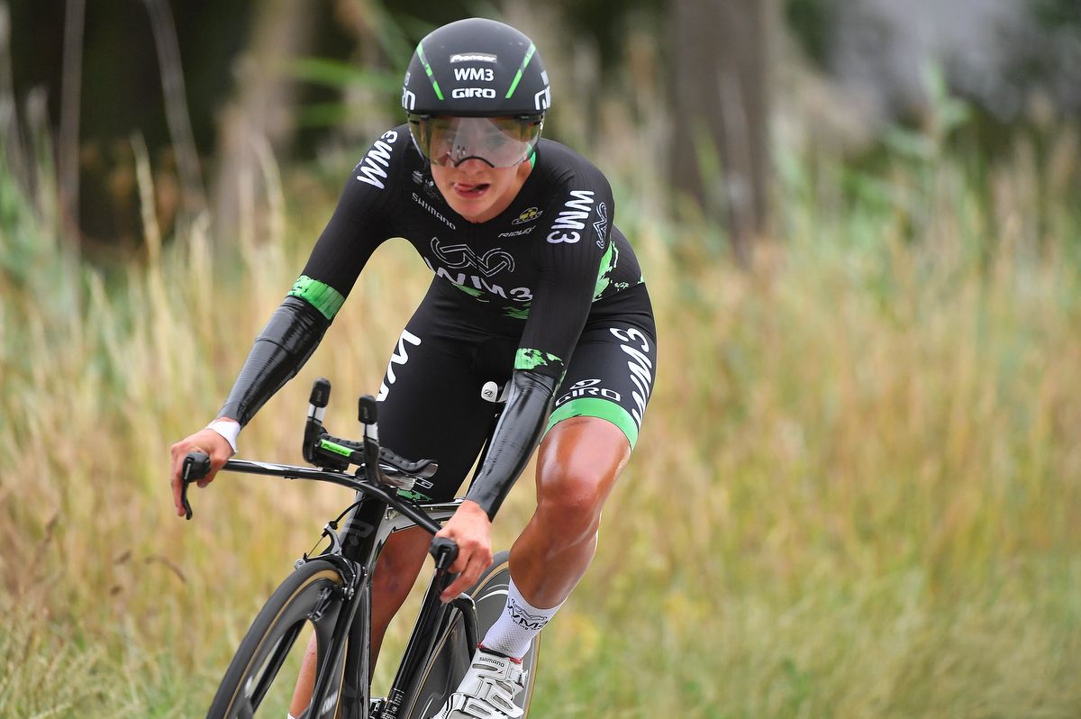 Marianne Vos (WM3 Pro Cycling) corners