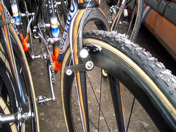 Carbon brake calipers courtesy of Spooky.