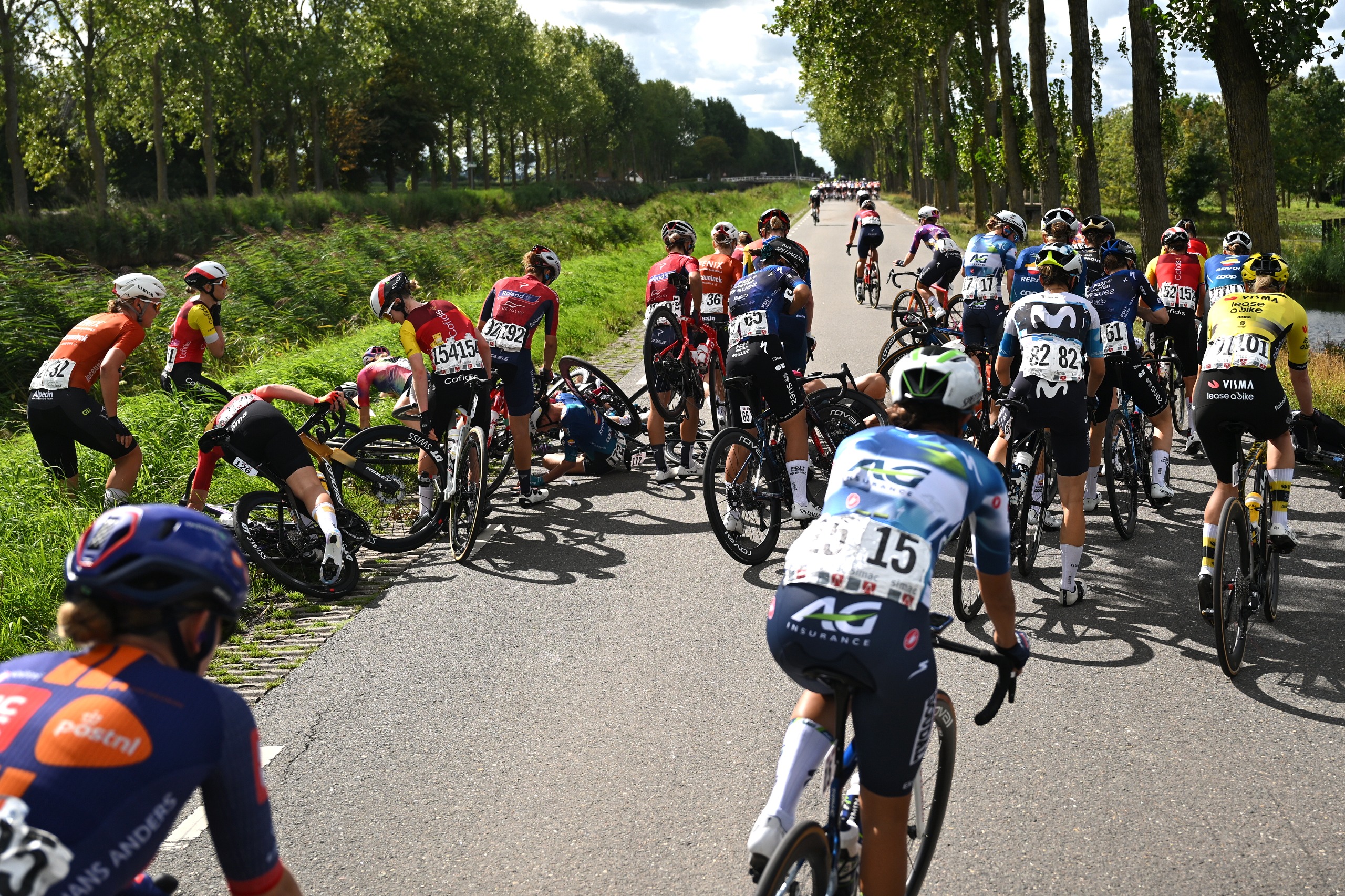 A general view of the peloton after being involved in a crash during the 27th Simac Ladies Tour 2025, Stage 4