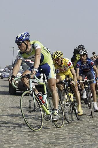 Backstedt leads on the Mater cobbles