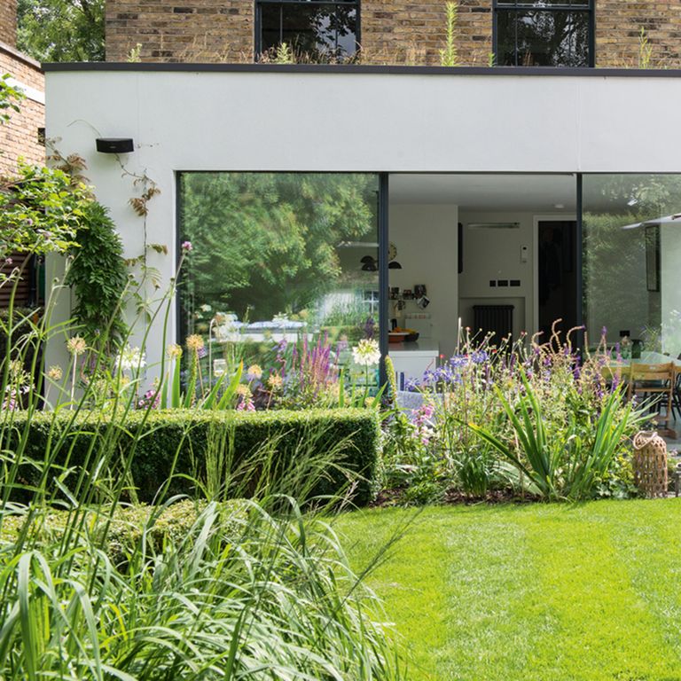should-you-cut-wet-grass-what-you-need-to-know-ideal-home