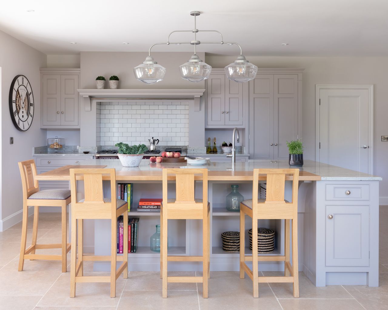 This country kitchen uses clever features to create a dream hosting ...