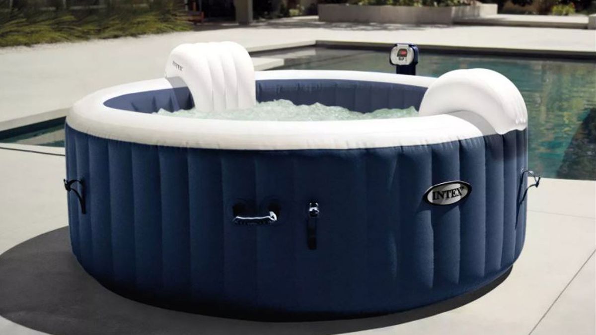 Hurry! This Intex inflatable hot tub is $260 off, but it’s bound to ...