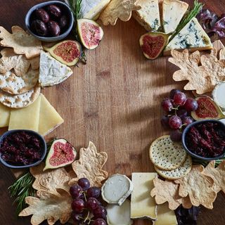 wreath made from cheese figs and crackers