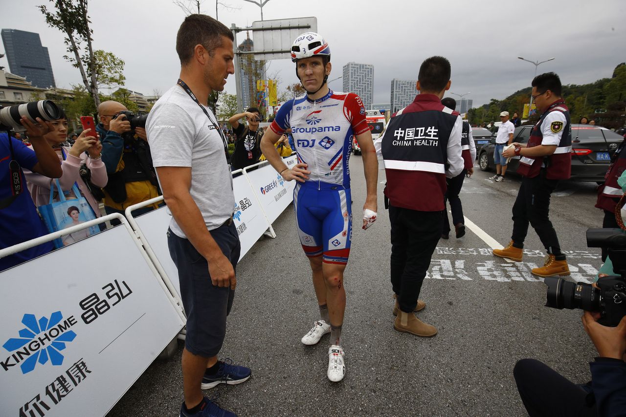 Arnaud Demare hurt after a finish line crash
