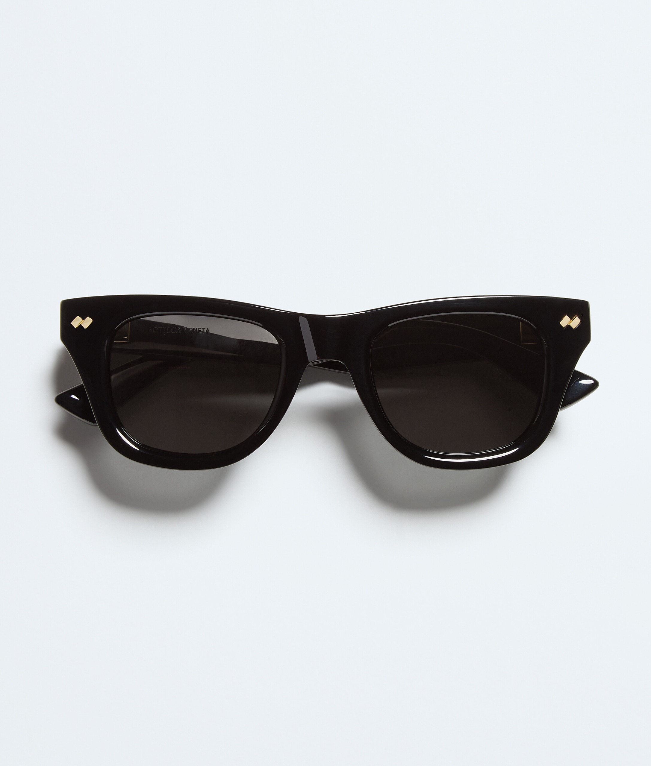 Dizzy Squared Sunglasses in Black/gray