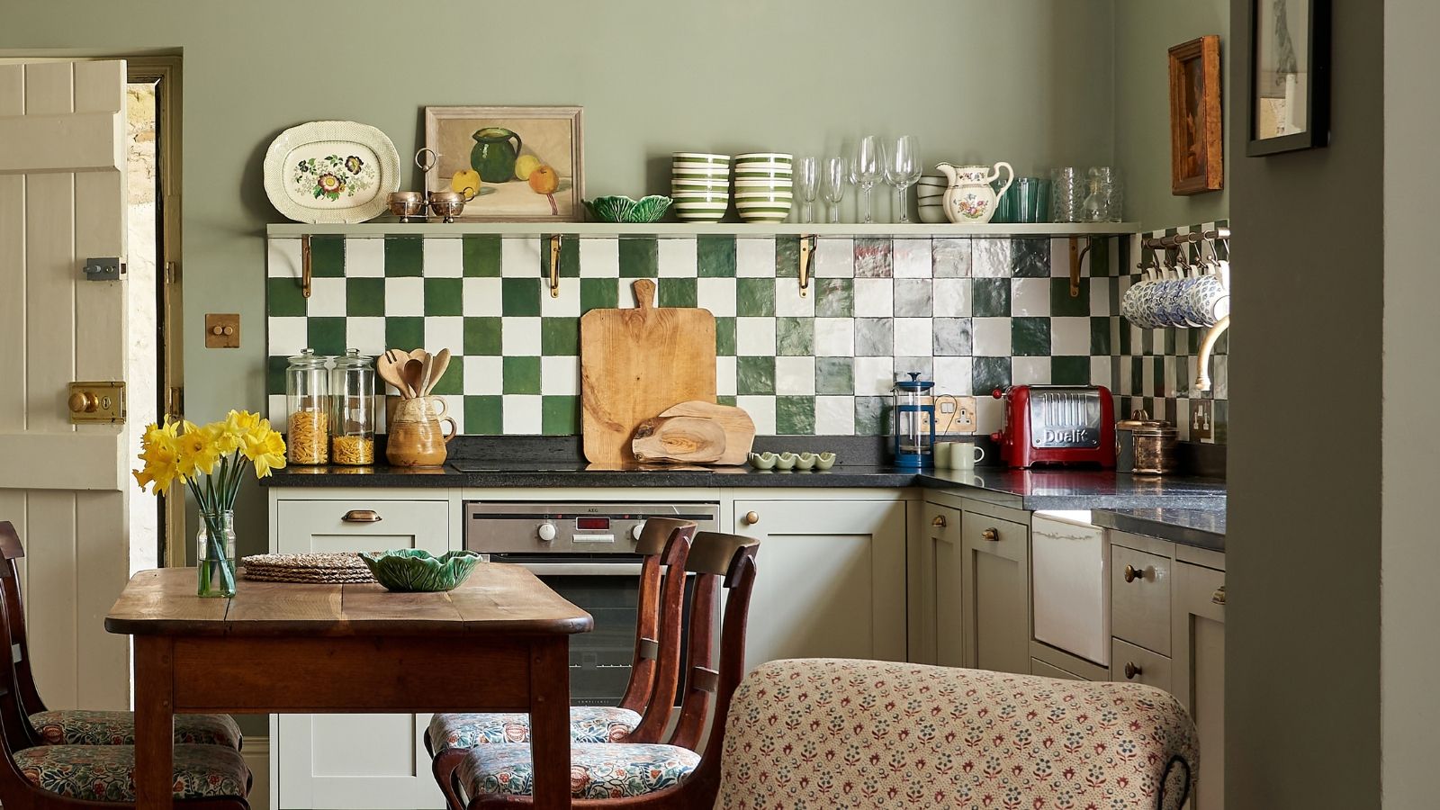Gray Kitchens Can Feel Cold – but Farrow & Ball Pigeon Shows How the Right Undertones Can Bring Warmth and…