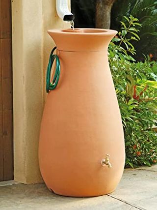 Gardener's Supply Company 65 Gallon Rainwater Collection Urn | Rain Barrel Storage for Rainwater | Eco Friendly Outdoor Rain Catcher & Container | Hose Included | Brass Spigot | Removable Top